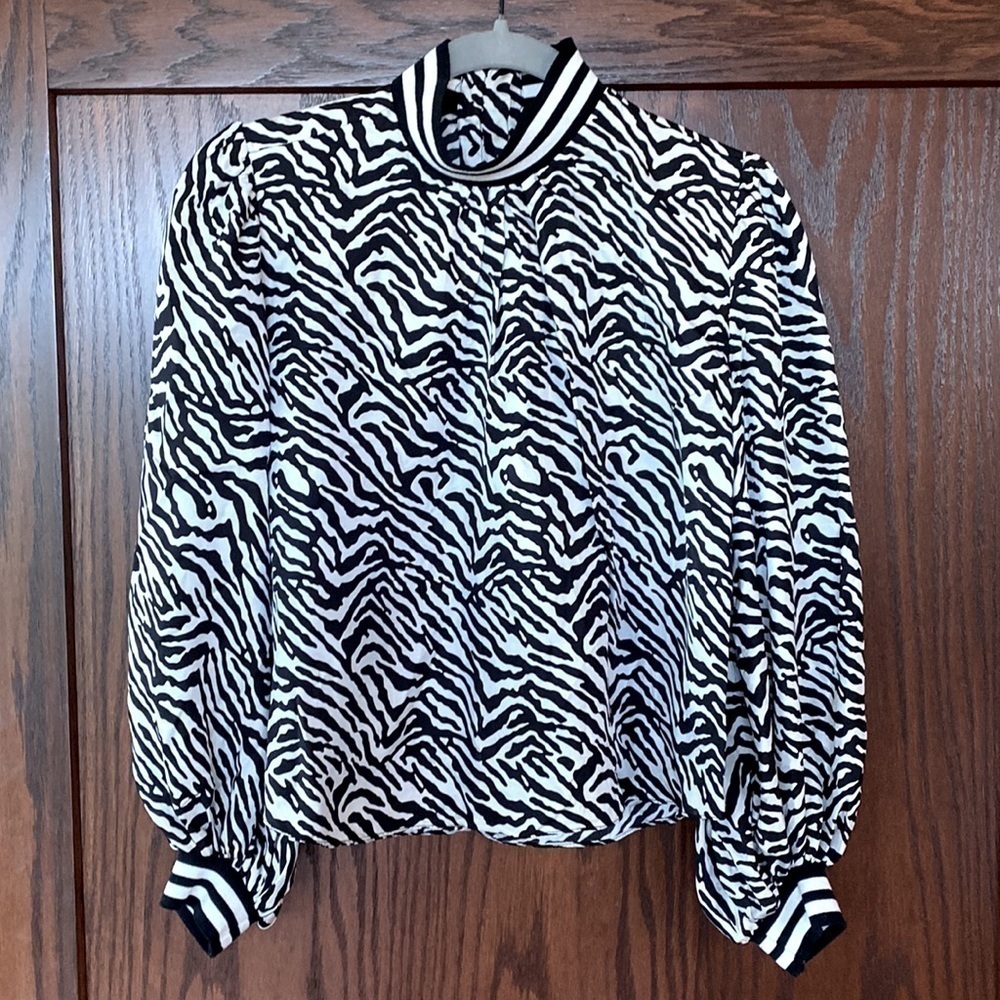 Hunter Bell printed silk Sydney top in size XS fits to Small. - Picture 7 of 10